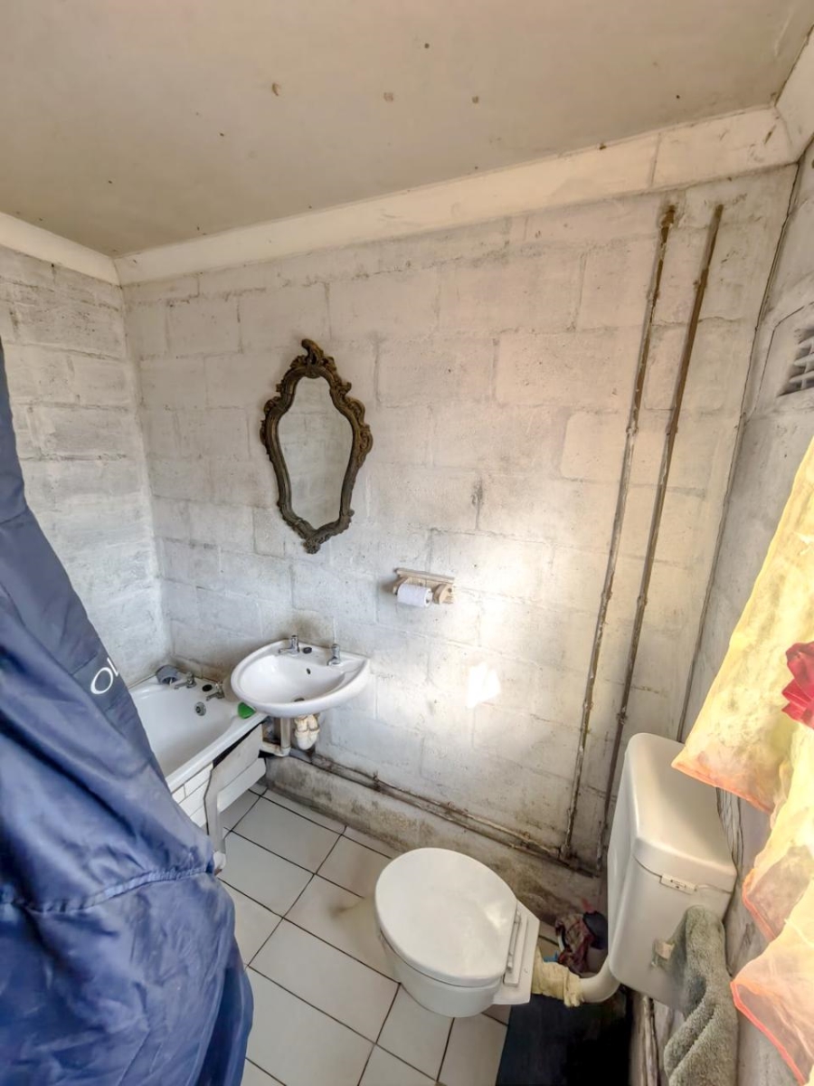 2 Bedroom Property for Sale in Pelican Park Western Cape